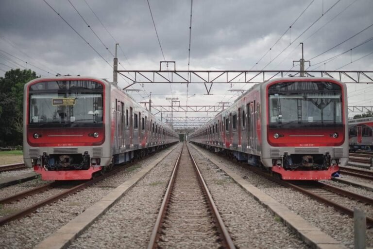 Pintu KRL INKA Bermasalah, Mufti Anam Minta Pengujian Diperketat Sebelum Digunakan