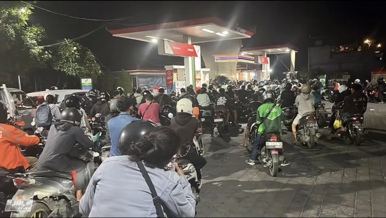 Mufti Anam Desak Pertamina Segera Atasi Kelangkaan BBM di Bali
